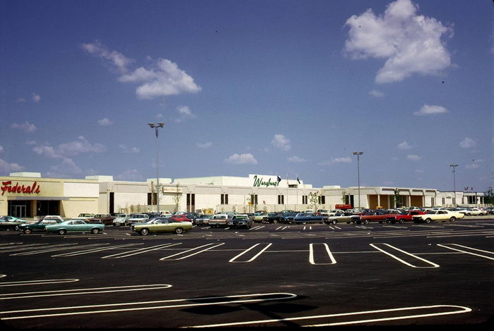 Summit Place Mall (Pontiac Mall) - Vintage Photo